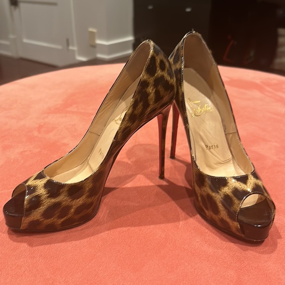 Selling Louboutin platform heels in size 37 animal print - Picture 2 of 3